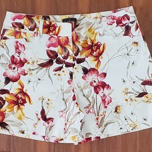 White House Black Market floral shorts size 6